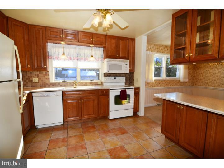 2406 Laurel Road Reading, PA 19609 - Photo 3 of 25 Gallery Image 3
