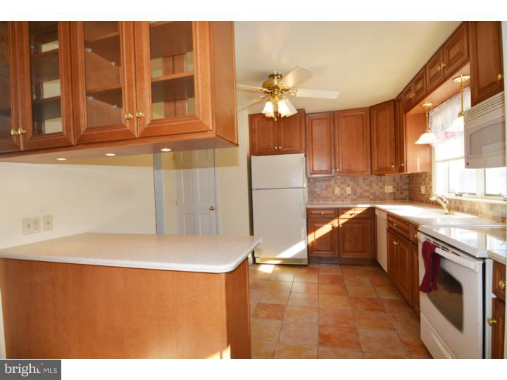 2406 Laurel Road Reading, PA 19609 - Photo 4 of 25 Gallery Image 4