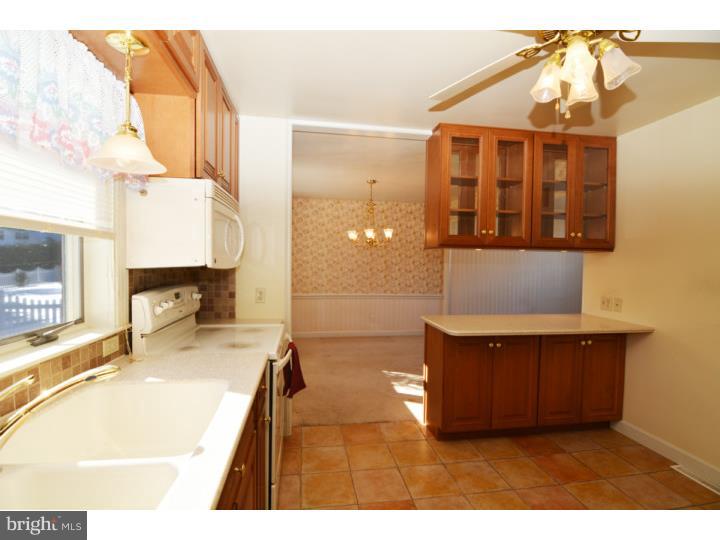 2406 Laurel Road Reading, PA 19609 - Photo 5 of 25 Gallery Image 5