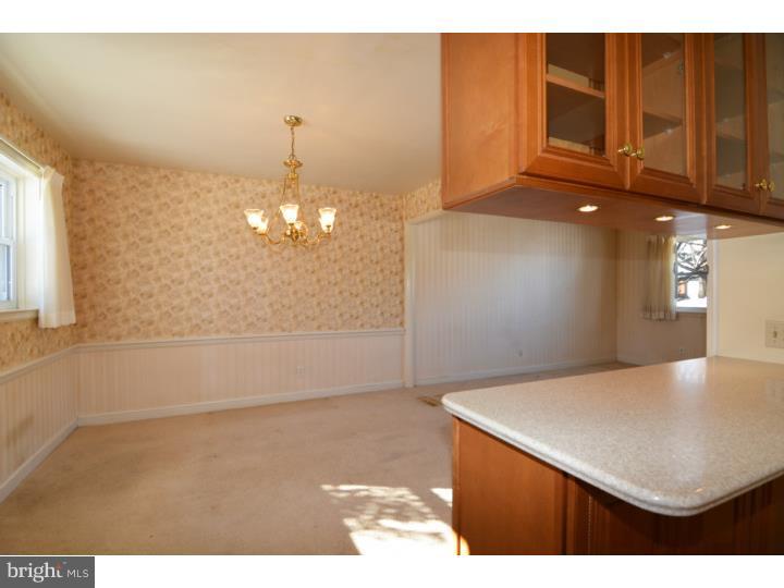 2406 Laurel Road Reading, PA 19609 - Photo 6 of 25 Gallery Image 6