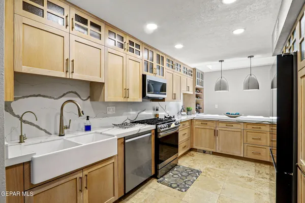 $389,000 | 5903 Mira Hermosa Drive, El Paso, TX 79912