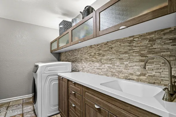 $389,000 | 5903 Mira Hermosa Drive, El Paso, TX 79912