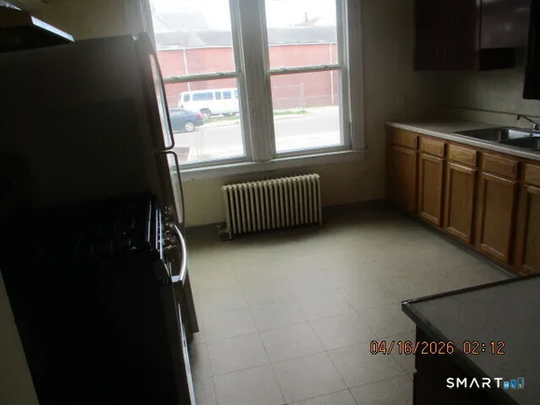 $1,250 | 1720 East Main Street, Waterbury, CT 06705
