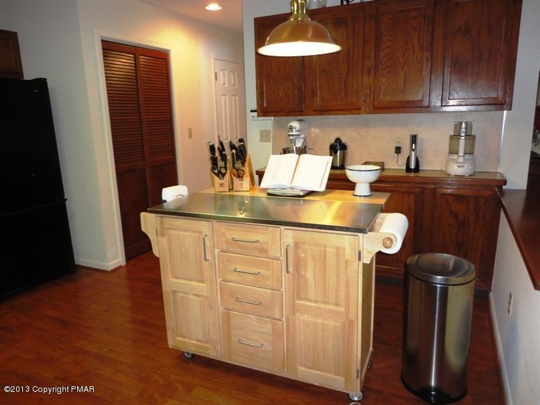 107 Creekside Road Canadensis, PA 18325 - Photo 11 of 31 Kitchen (View 3)