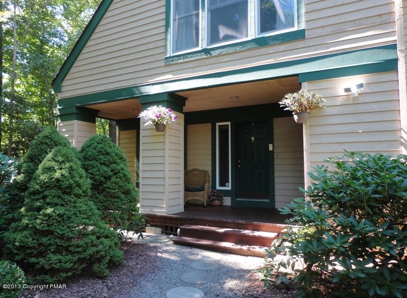 107 Creekside Road Canadensis, PA 18325 - Photo 7 of 31 Covered front porch
