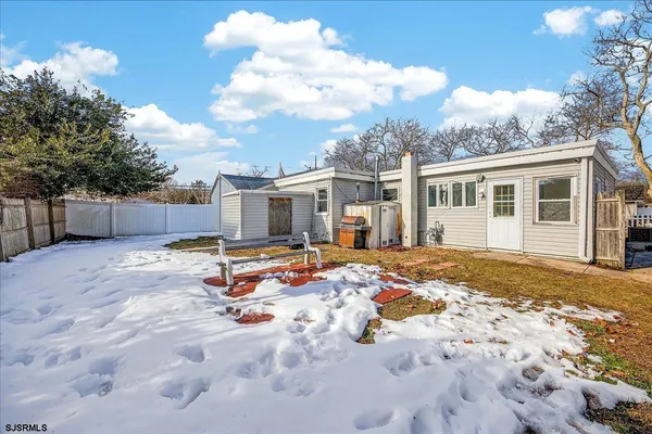 $300,000 | 32 West Meyran Avenue, Somers Point, NJ 08244