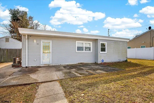 $300,000 | 32 West Meyran Avenue, Somers Point, NJ 08244