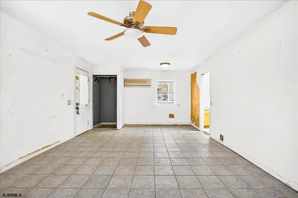 $300,000 | 32 West Meyran Avenue, Somers Point, NJ 08244