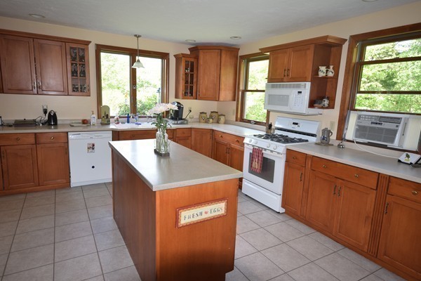 212 Upper North Row Road Sterling, MA 01564 - Photo 13 of 24 Gallery Image 13