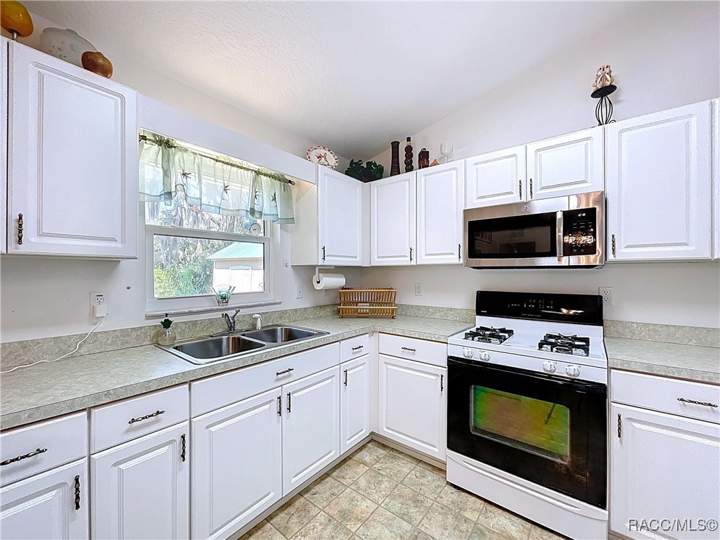 11236 North Rain Point Inglis, FL 34449 - Photo 19 of 71