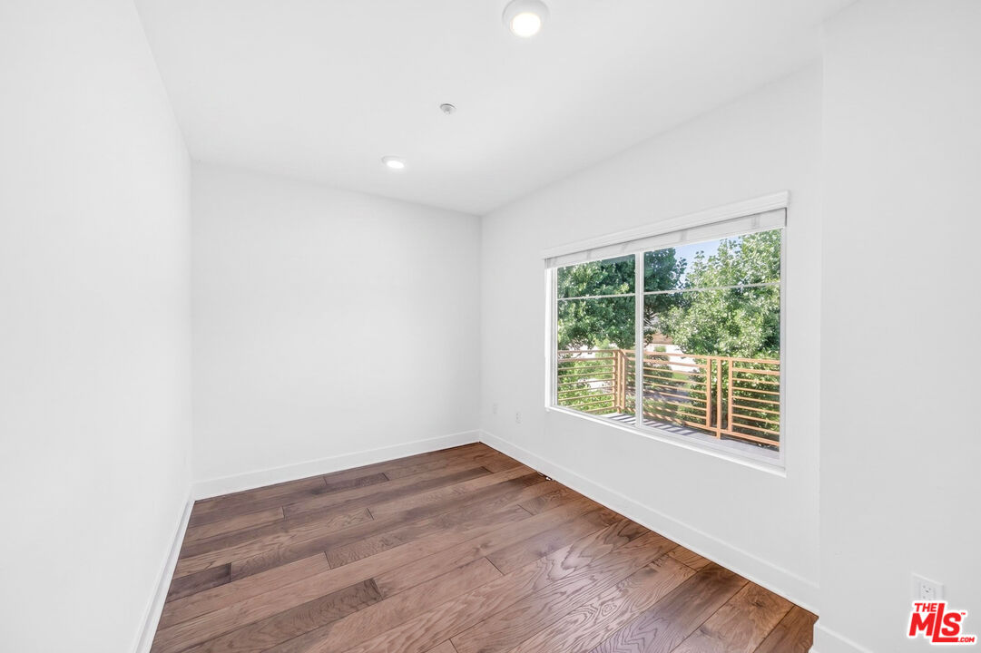 2980 Ripple Place, Unit 206 Los Angeles, CA 90039 - Photo 23 of 46