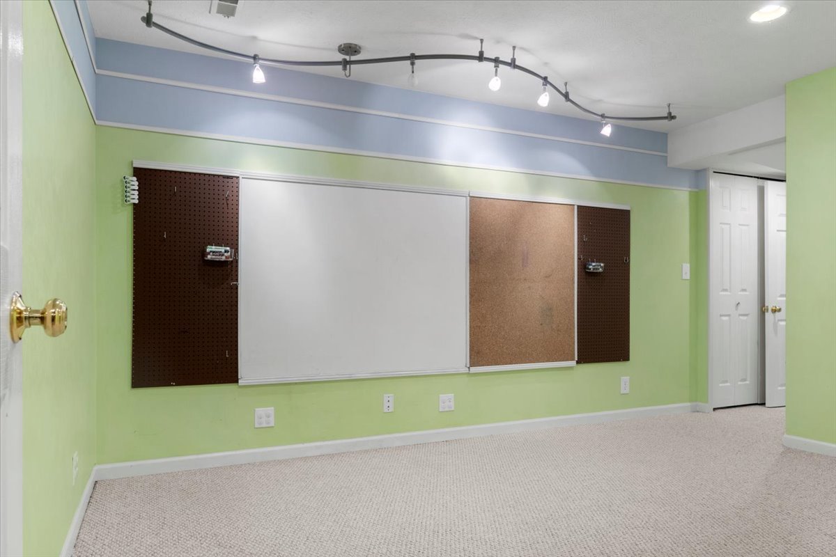 3215 Eagle Crest Road Bloomington, IL 61704 - Photo 27 of 35