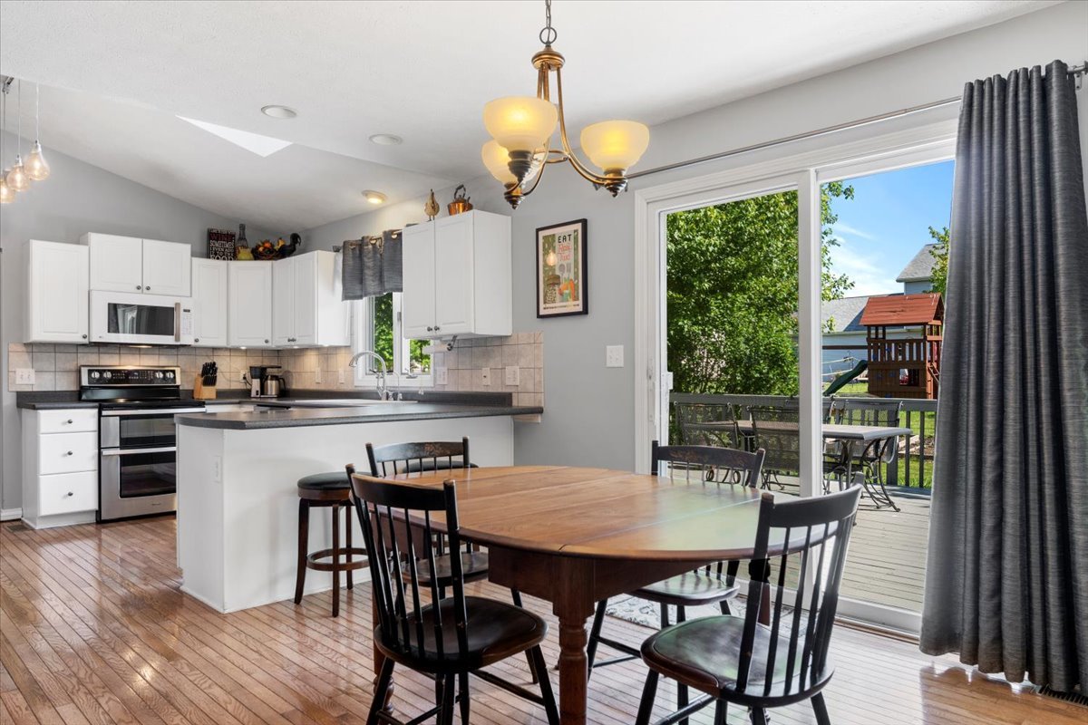 3215 Eagle Crest Road Bloomington, IL 61704 - Photo 8 of 35