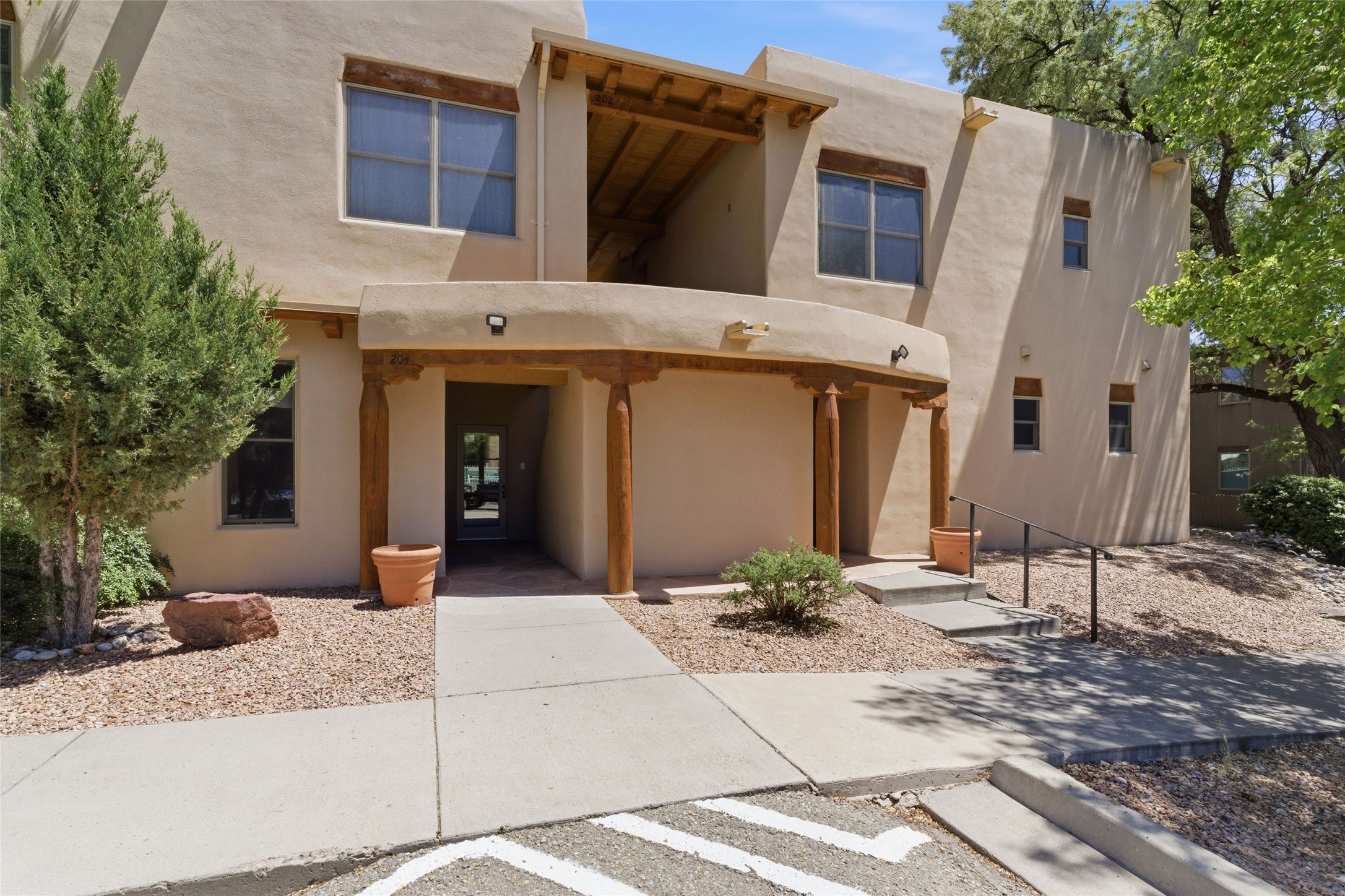 601 West San Mateo Road, Unit 202 Santa Fe, NM 87505 - Photo 12 of 17