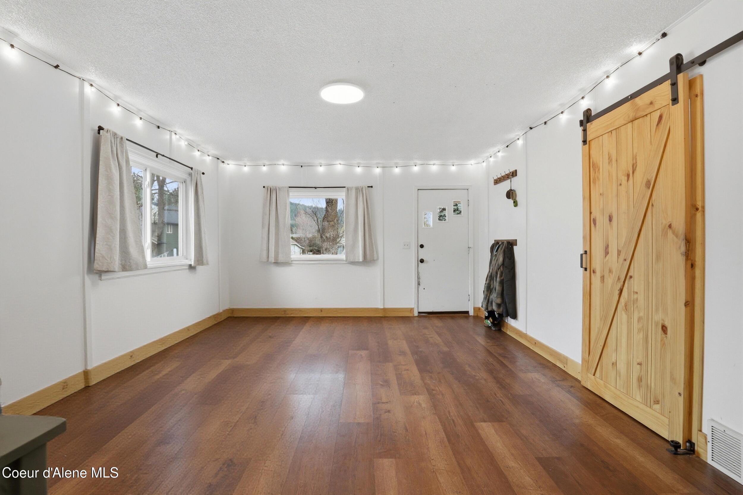 1709 North 7th Street Coeur D'Alene, ID 83814 - Photo 11 of 50 Living Room