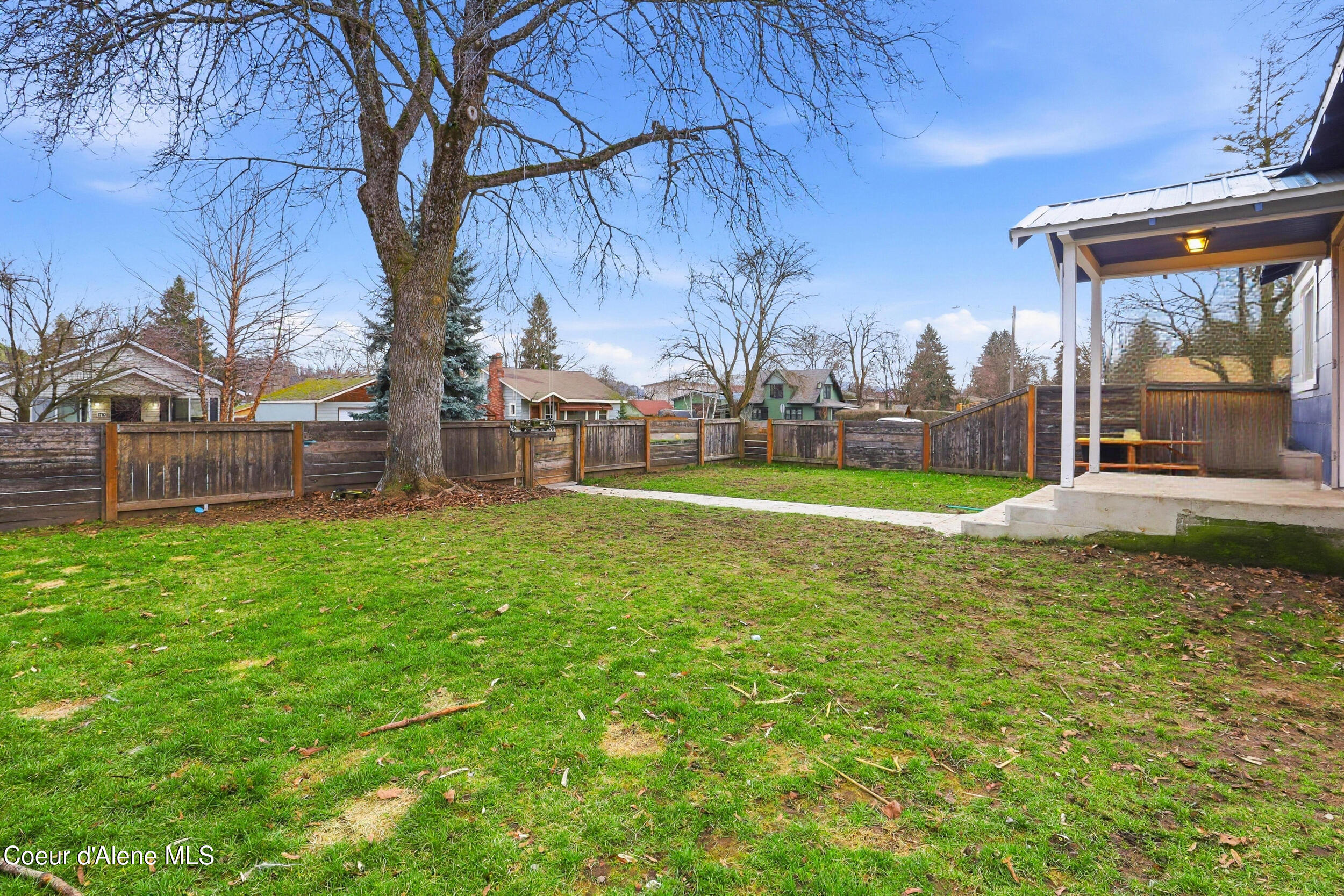1709 North 7th Street Coeur D'Alene, ID 83814 - Photo 7 of 50 Front Yard