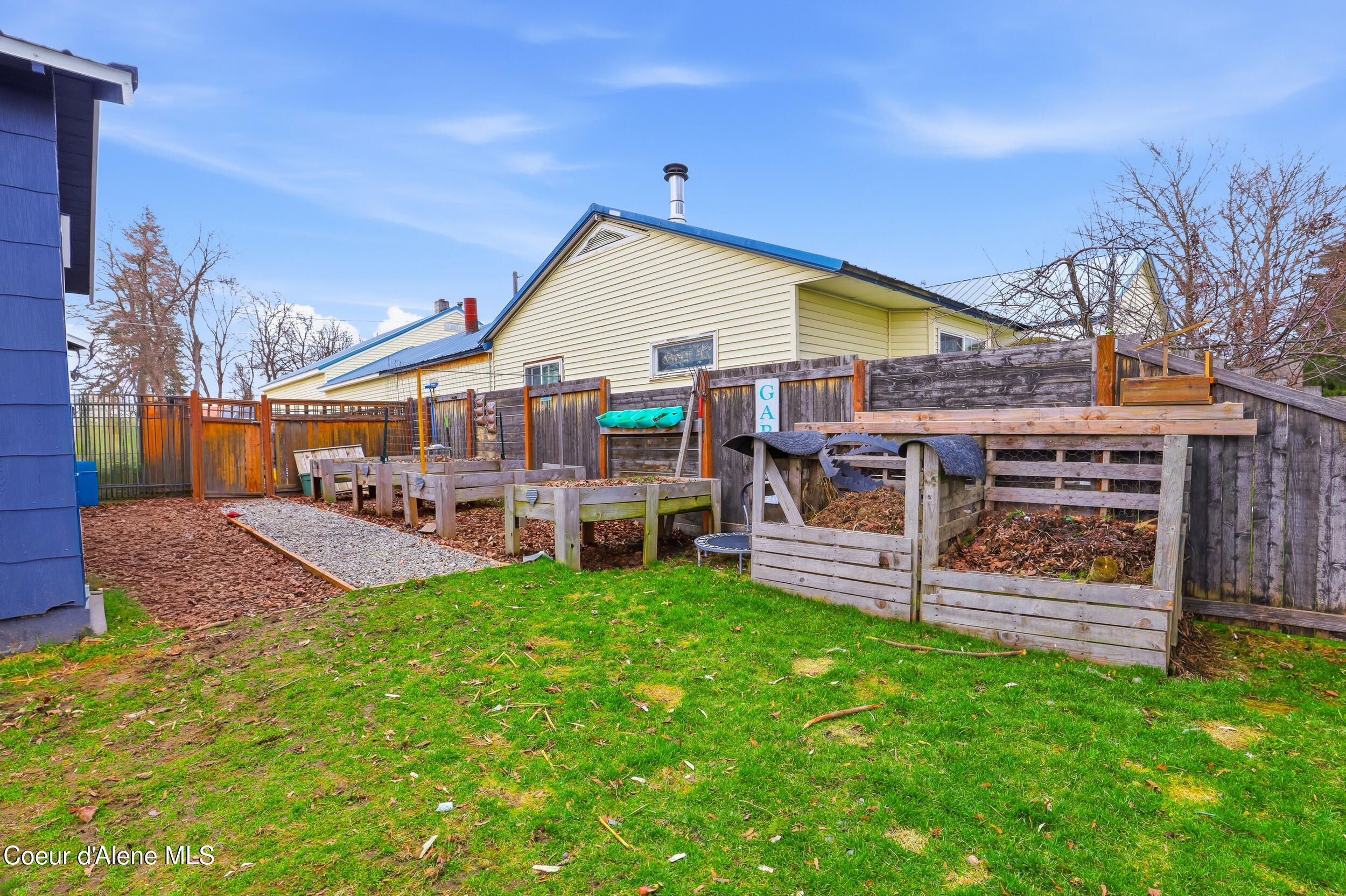 1709 North 7th Street Coeur D'Alene, ID 83814 - Photo 8 of 50 Front Yard