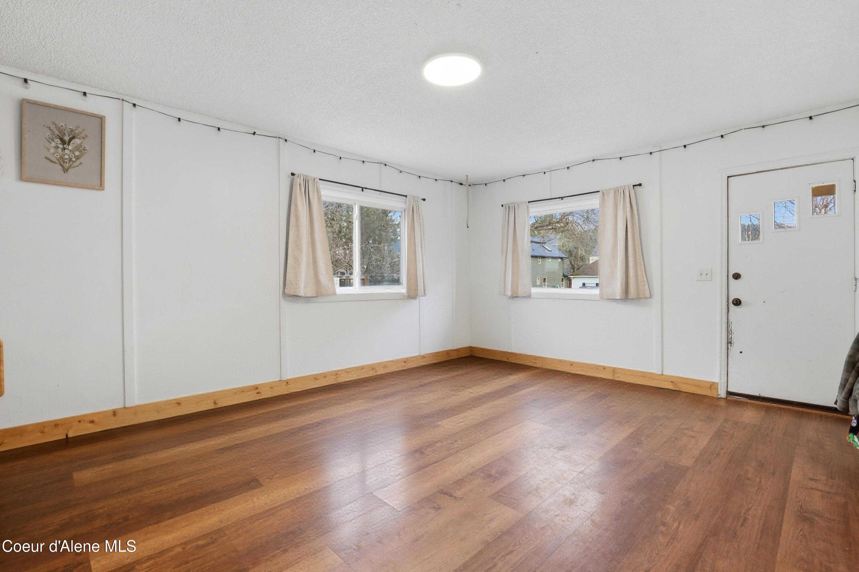 1709 North 7th Street Coeur D'Alene, ID 83814 - Photo 10 of 50 Living Room