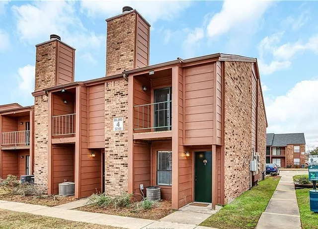 $950 | 904 University Oaks Boulevard, Unit 100, College Station, TX 77840