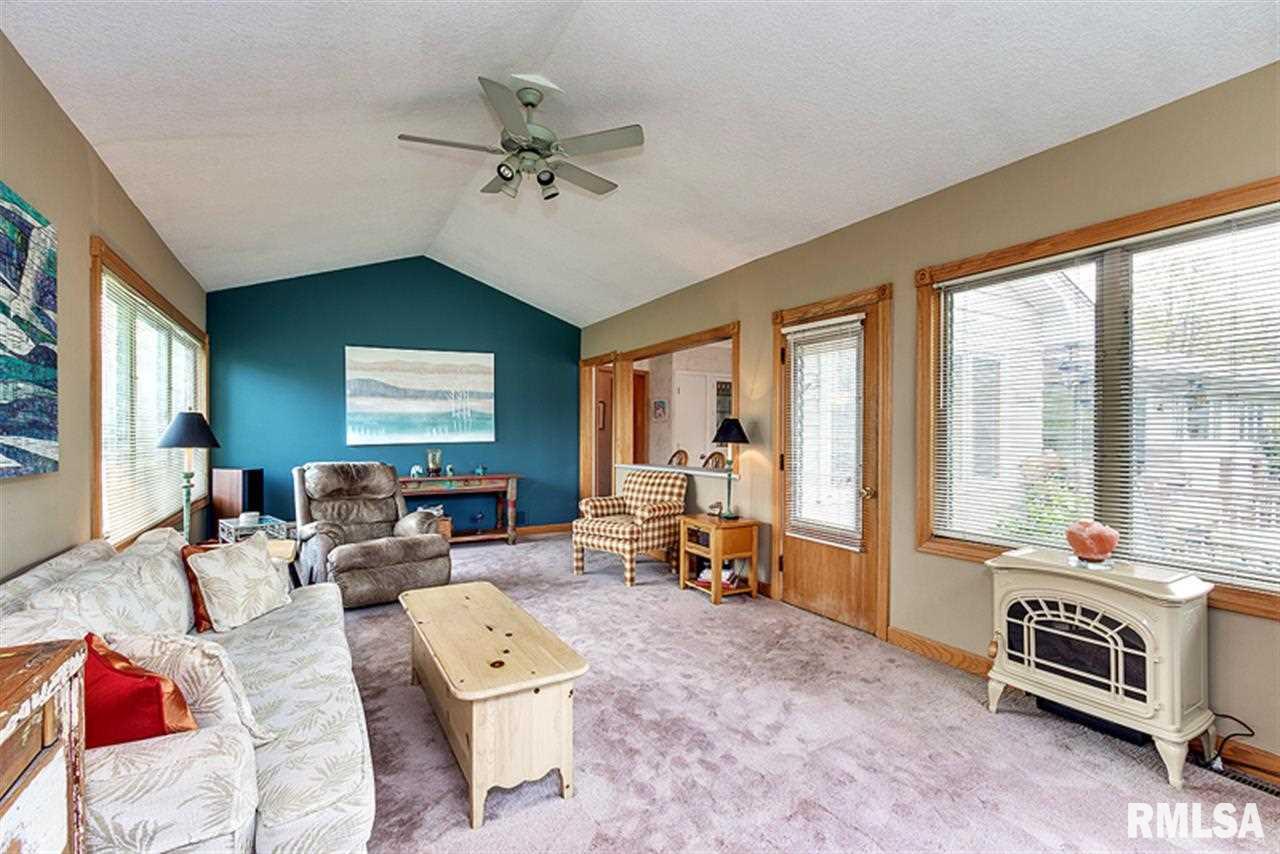 4219 Rodeo Road Davenport, IA 52806 - Photo 11 of 24 Gallery Image 11