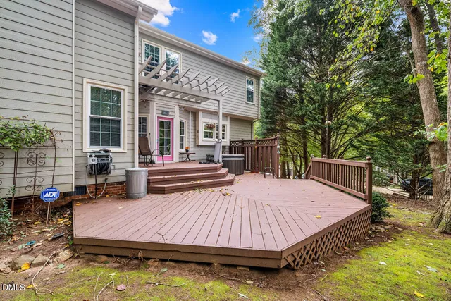 a view of a backyard with a small cabin