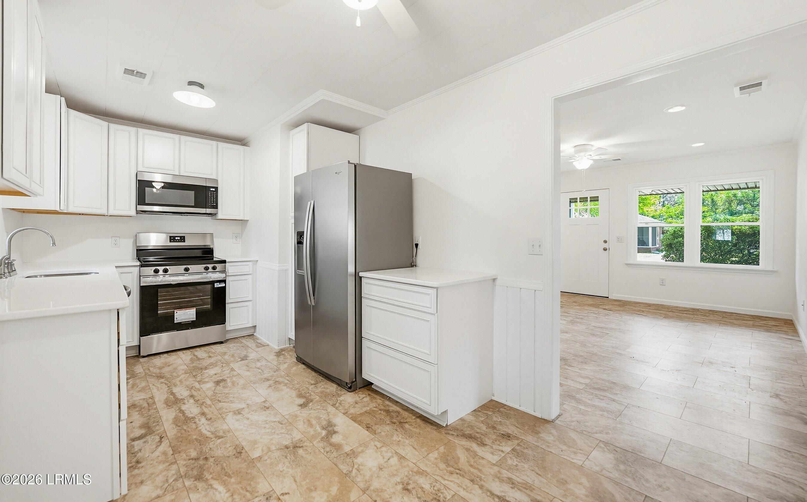 2905 Third Street Beaufort, SC 29902 - Photo 8 of 39 _DSC4221-36-1.jpg-SMALL