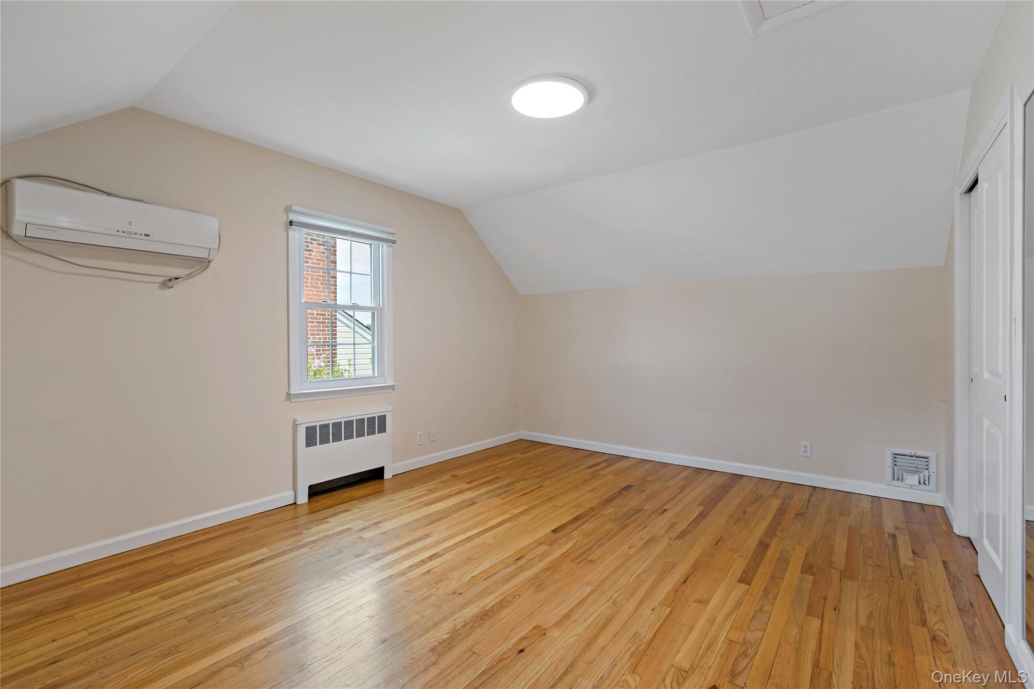 63 White Road Scarsdale, NY 10583 - Photo 11 of 22 Primary Bedroom