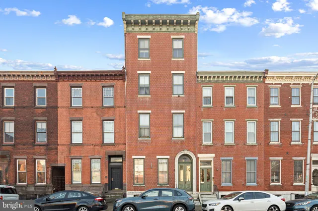 $2,600 | 1906 Fairmount Avenue, Unit 4, Philadelphia, PA 19130