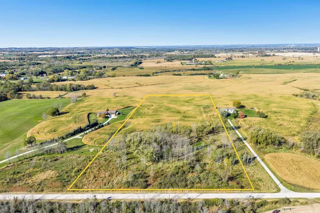 $299,900 | Phillips Rd Green, Green Bay, WI 54311