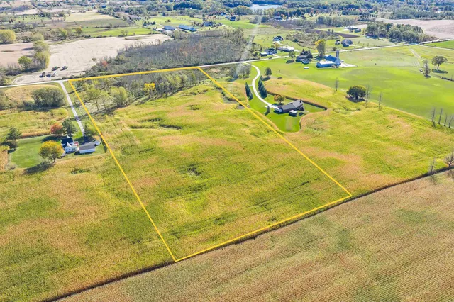 $299,900 | Phillips Rd Green, Green Bay, WI 54311