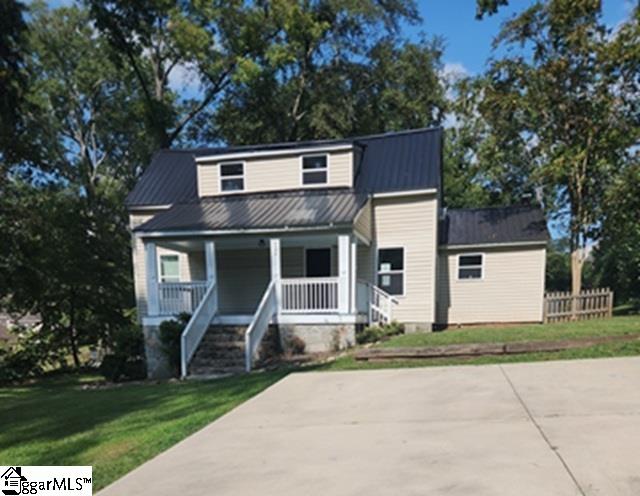 104 Maplebrook Street Laurens, SC 29360 - Photo 1 of 13