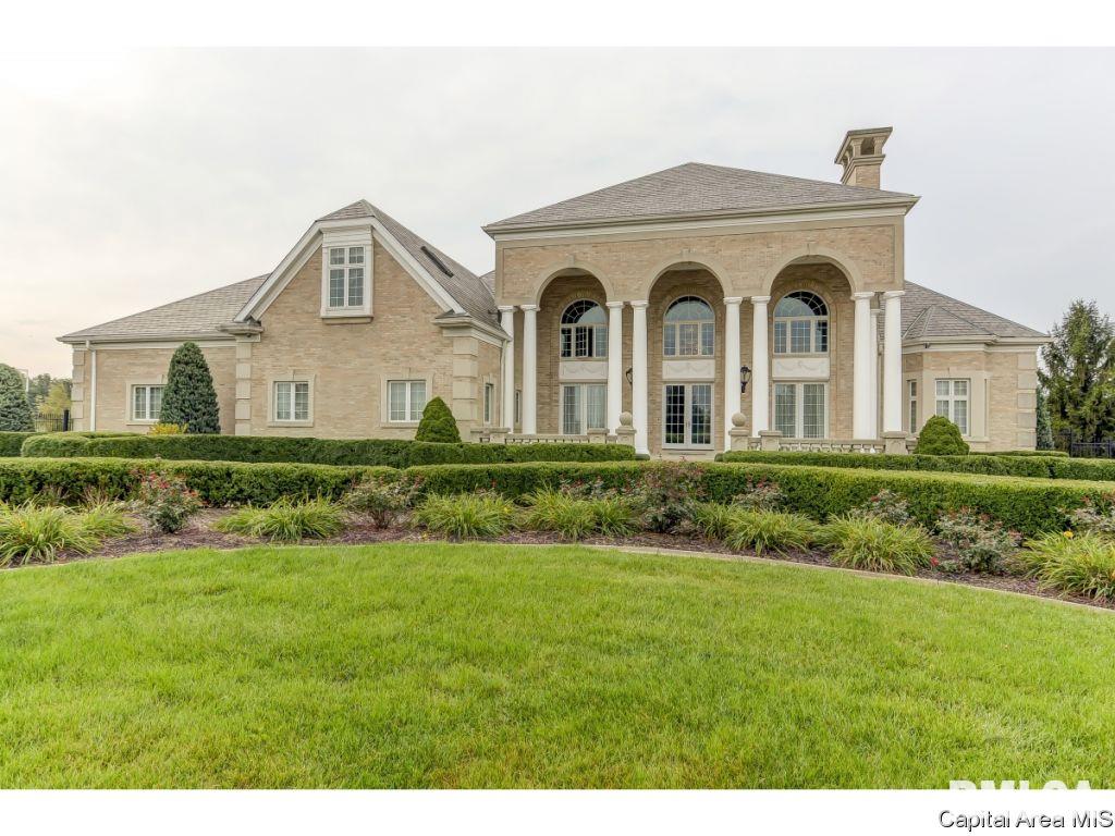 1620 West Autumn Ridge Road Sherman, IL 62707 - Photo 1 of 36 Gallery Image 1