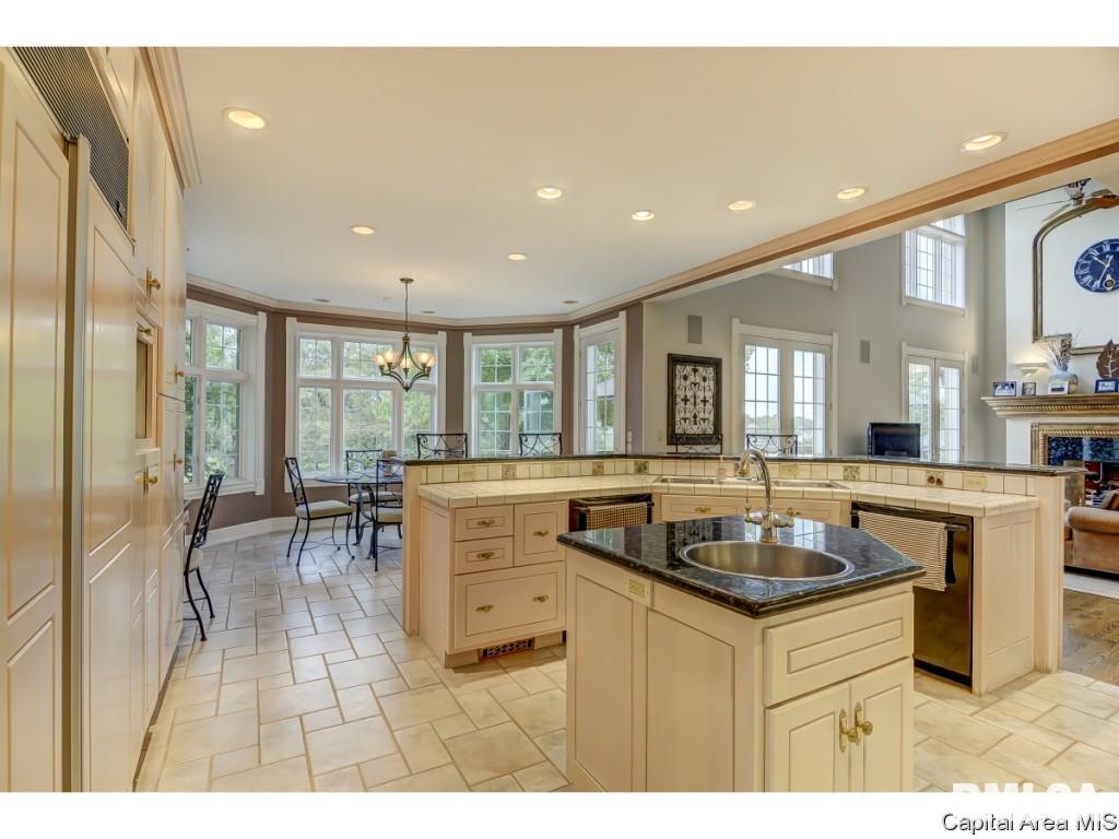 1620 West Autumn Ridge Road Sherman, IL 62707 - Photo 10 of 36 Gallery Image 10