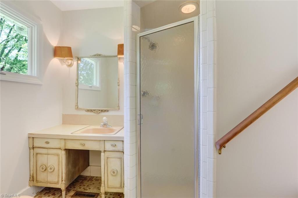 520 South Holden Road Greensboro, NC 27407 - Photo 17 of 26