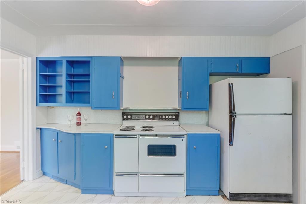 520 South Holden Road Greensboro, NC 27407 - Photo 7 of 26