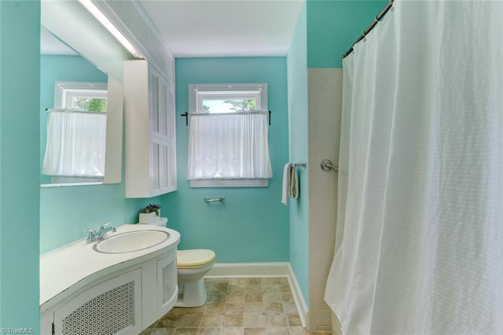 520 South Holden Road Greensboro, NC 27407 - Photo 10 of 26