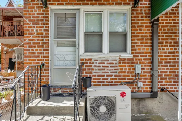 $1,098,000 | 62-45 69th Place | Middle Village