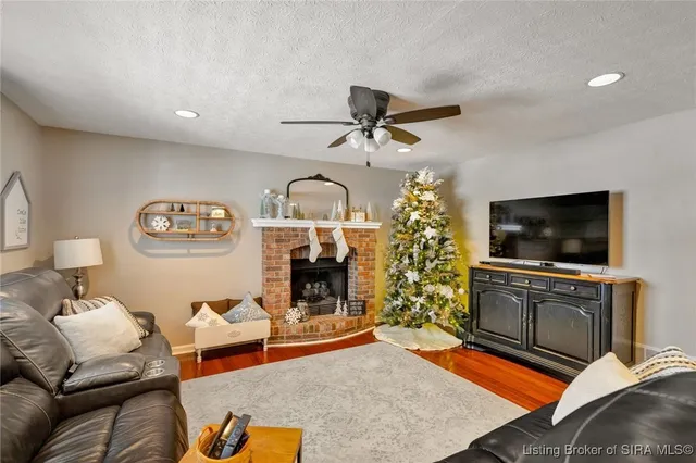 $339,900 | 3211 Rolling Creek Drive, New Albany, IN 47150