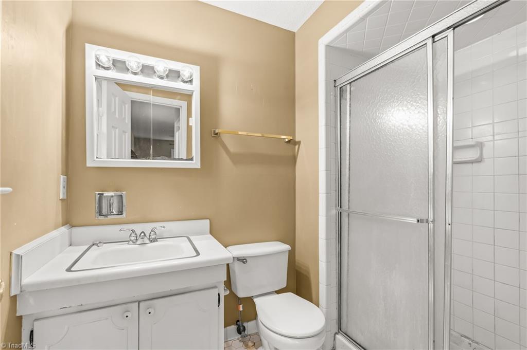 2302 Gordon Road High Point, NC 27265 - Photo 13 of 41 Gallery Image 13