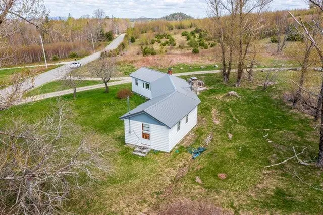 $129,999 | 715 Great Pond Road, Aurora, ME 04408