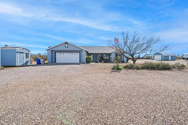 $475,000 | 460 Highway 82, Huachuca City, AZ 85616