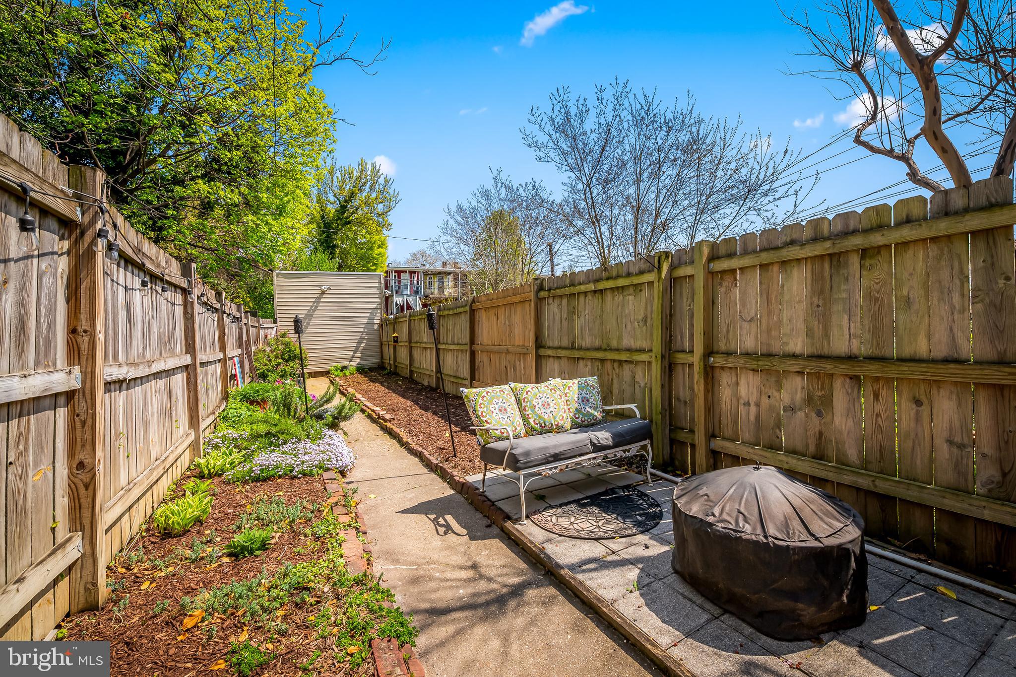 2425 North Calvert Street Baltimore, MD 21218 - Photo 40 of 44 a view of a couches in the patio