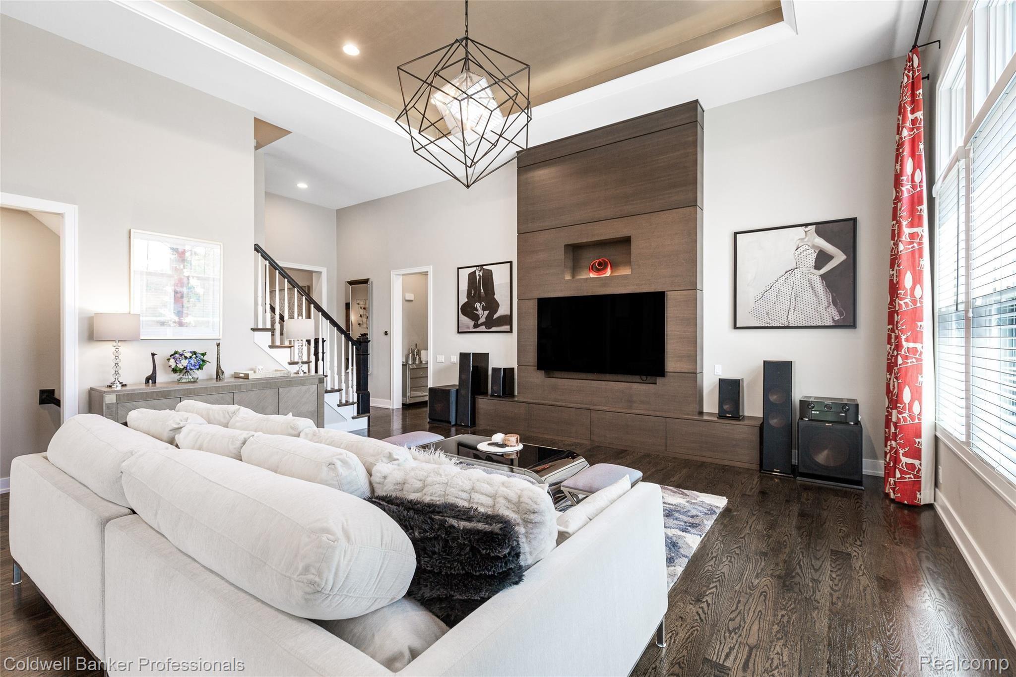 1210 Manchester Road Birmingham, MI 48009 - Photo 10 of 51 The details in this living space are incredible!