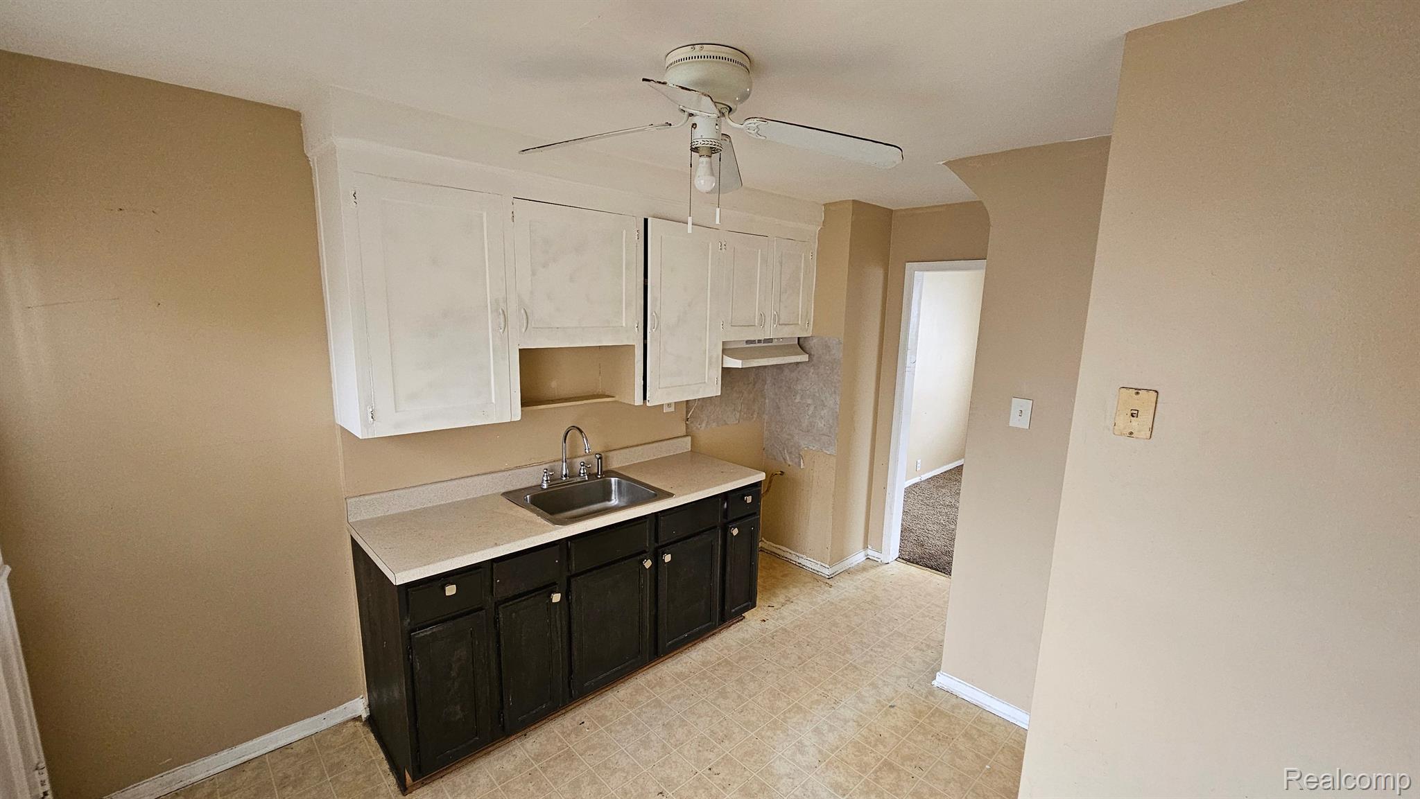 21719 Moross Road Grosse Pointe, MI 48236 - Photo 6 of 15 Gallery Image 6