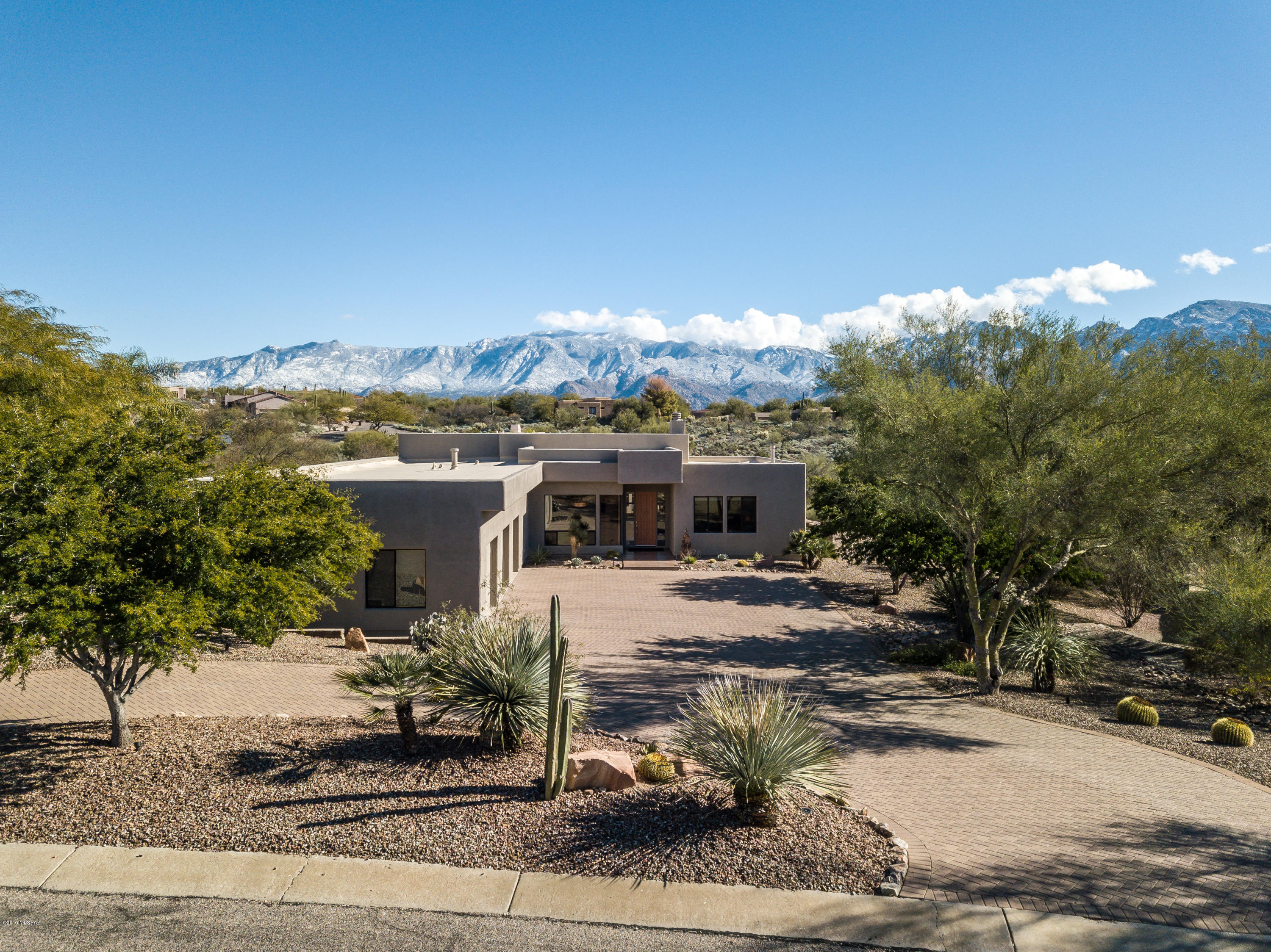 12402 North Copper Spring Trail Oro Valley, AZ 85755 - Photo 2 of 50