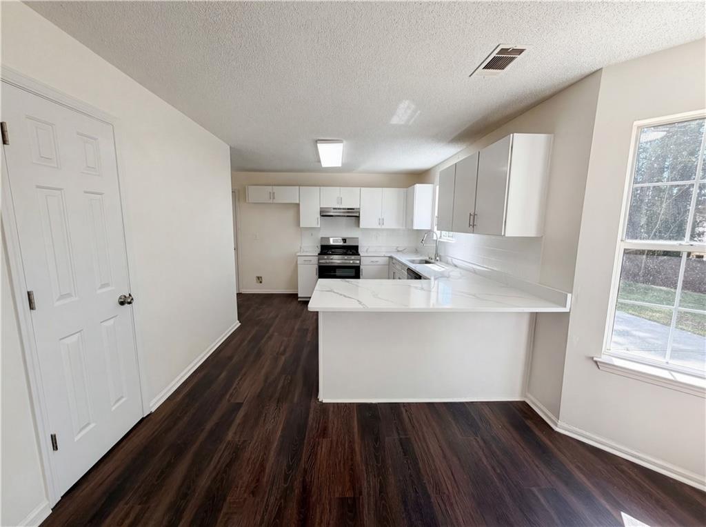 2214 Rambling Way Lithonia, GA 30058 - Photo 2 of 22