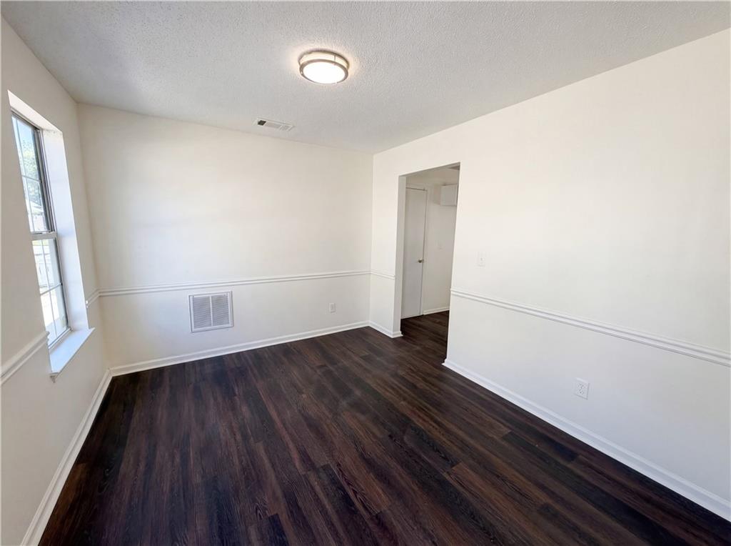 2214 Rambling Way Lithonia, GA 30058 - Photo 7 of 22