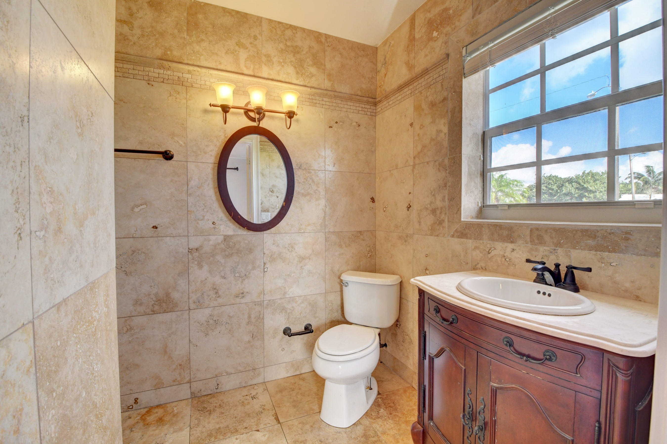 1100 West Camino Real Boca Raton, FL 33486 - Photo 28 of 35 Sunny Guest Bath
