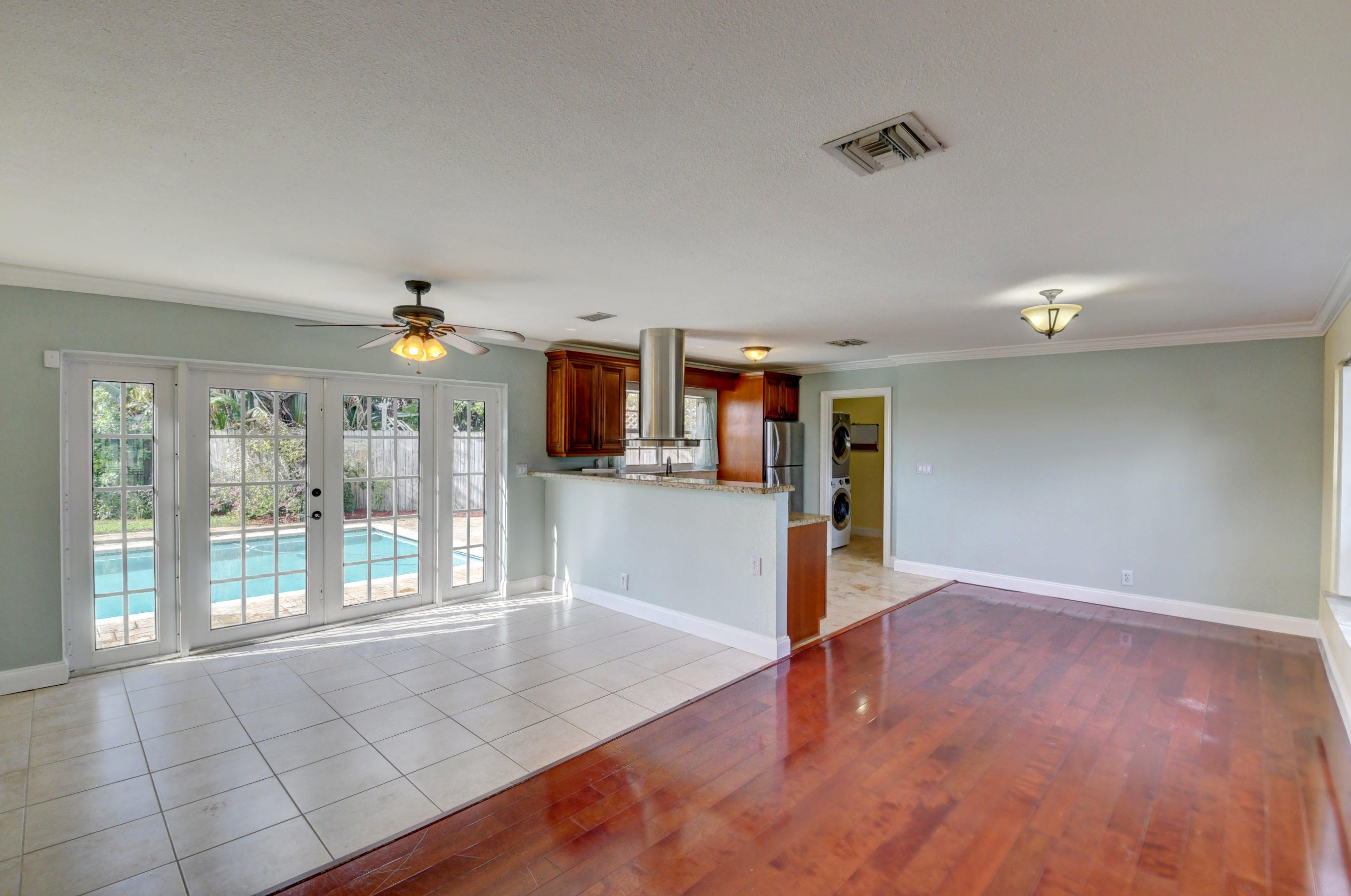 1100 West Camino Real Boca Raton, FL 33486 - Photo 6 of 35 Crown Molding and No Popcorn