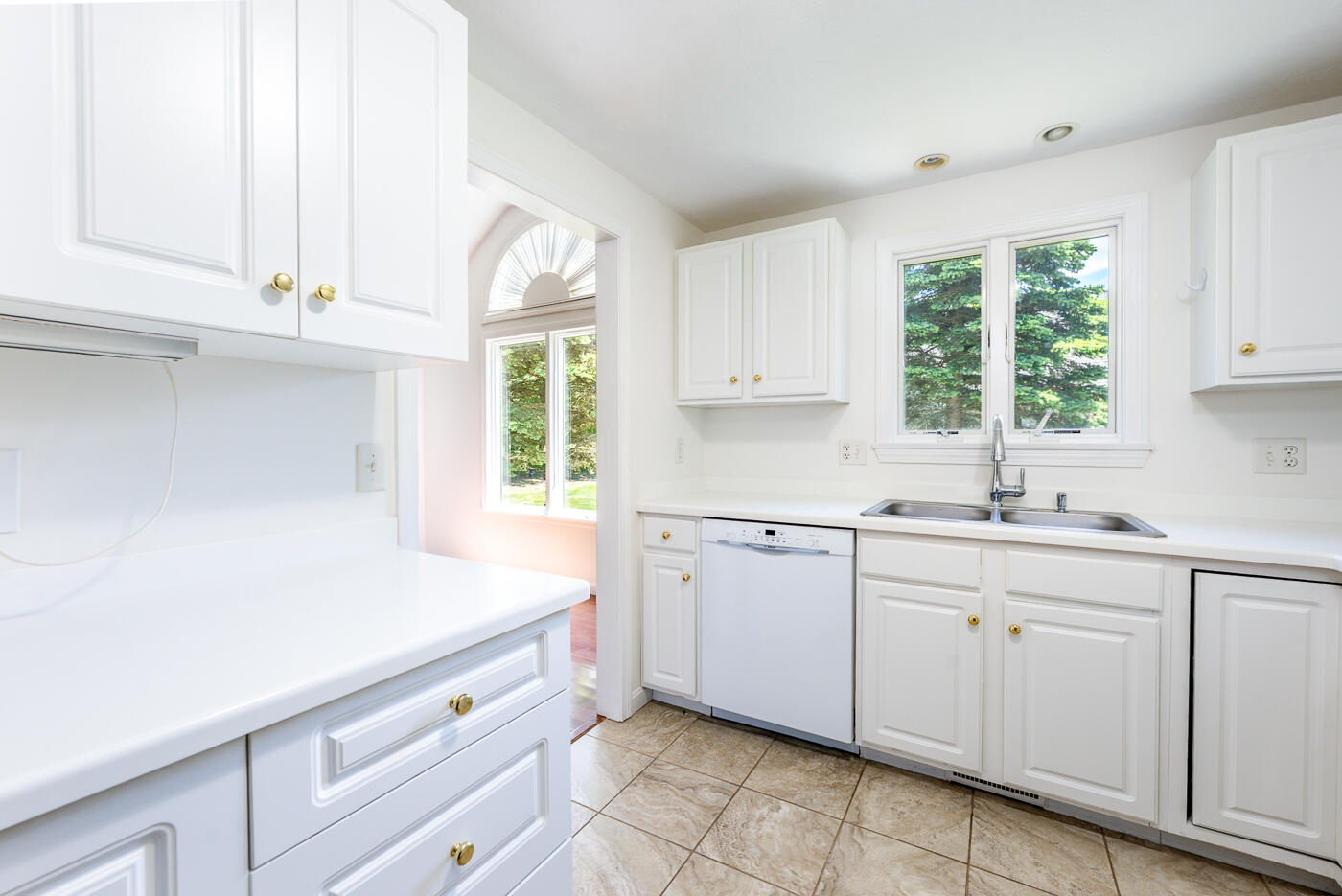 9 Longwood Road Mashpee, MA 02649 - Photo 11 of 41 Kitchen